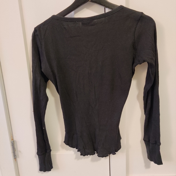 *SOLD* Vintage Levi's black long sleeve T-shirt - Picture 3 of 4